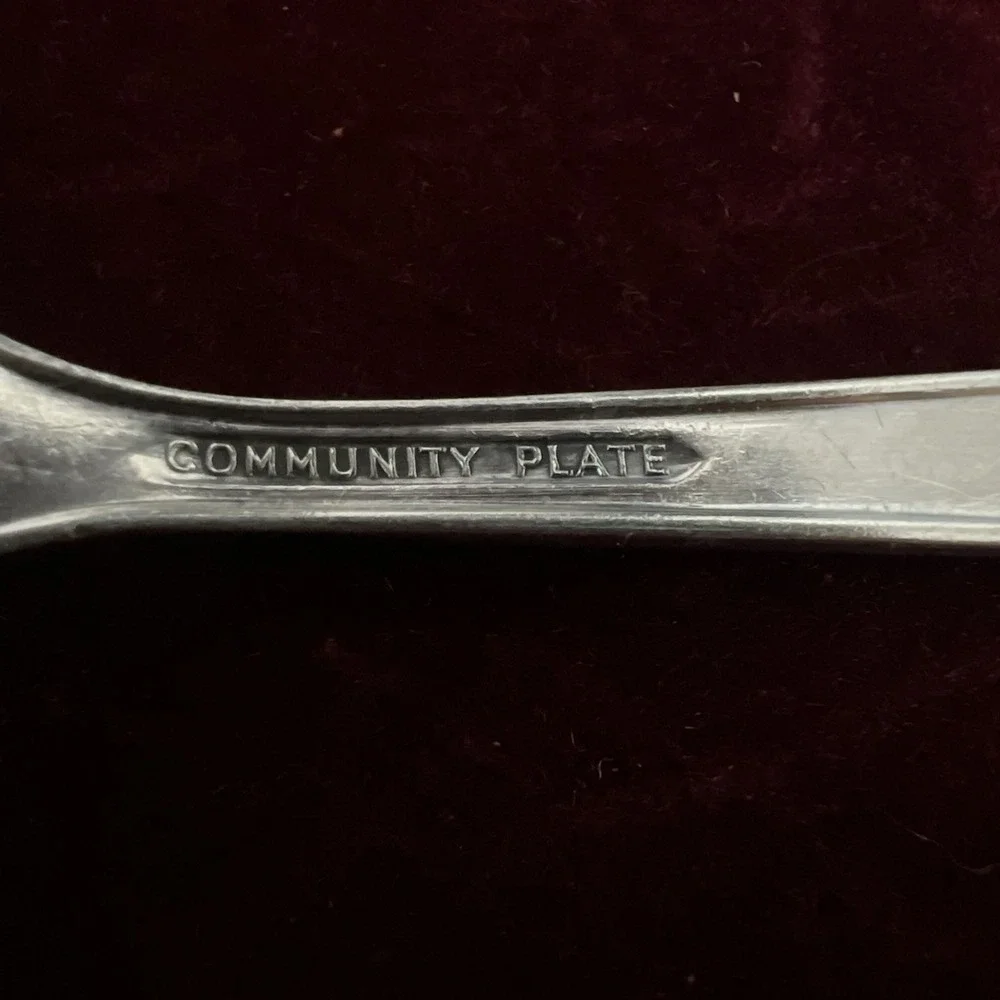 1940 MILADY COMMUNITY ONEIDA‎ BON BON SPOON